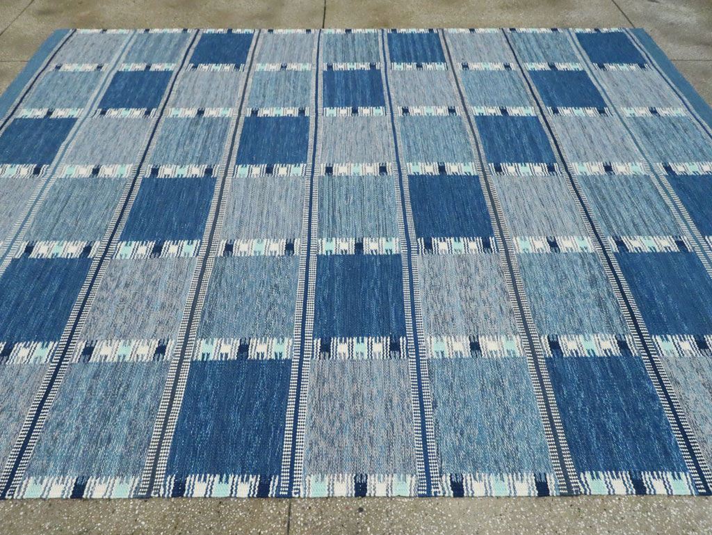 Swedish Inspired Contemporary Turkish Flatweave Kilim Room Size Carpet, No.29668 - Galerie Shabab
