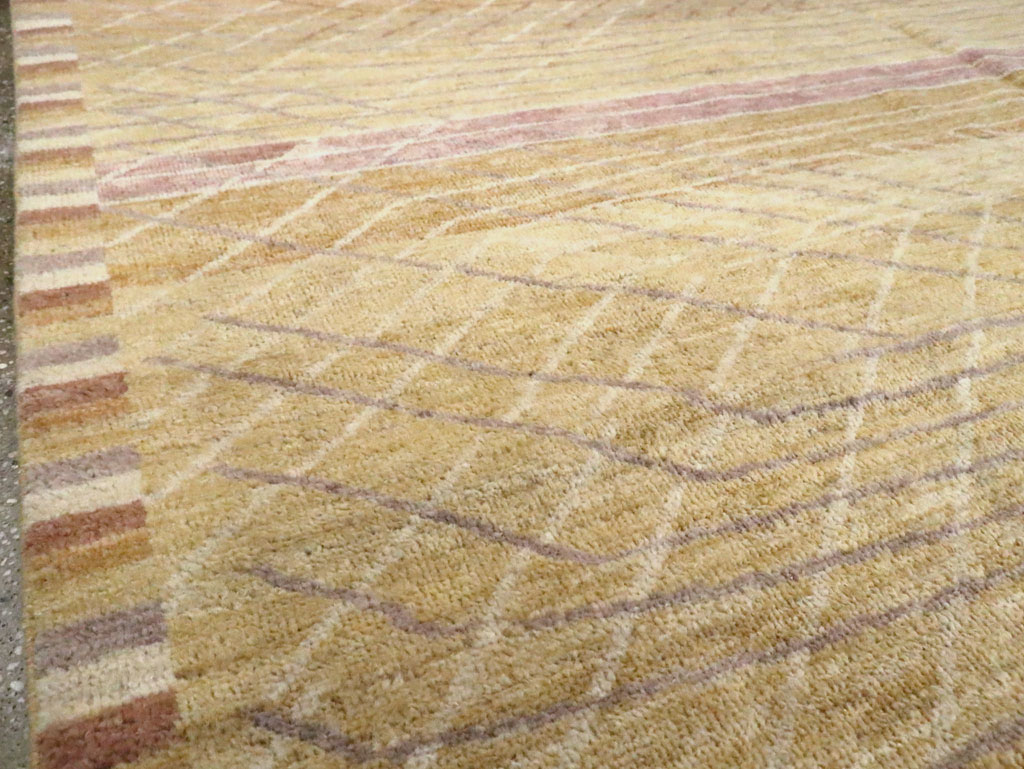 Swedish Inspired Contemporary Turkish Anatolian Room Size Carpet, No.29669 - Galerie Shabab