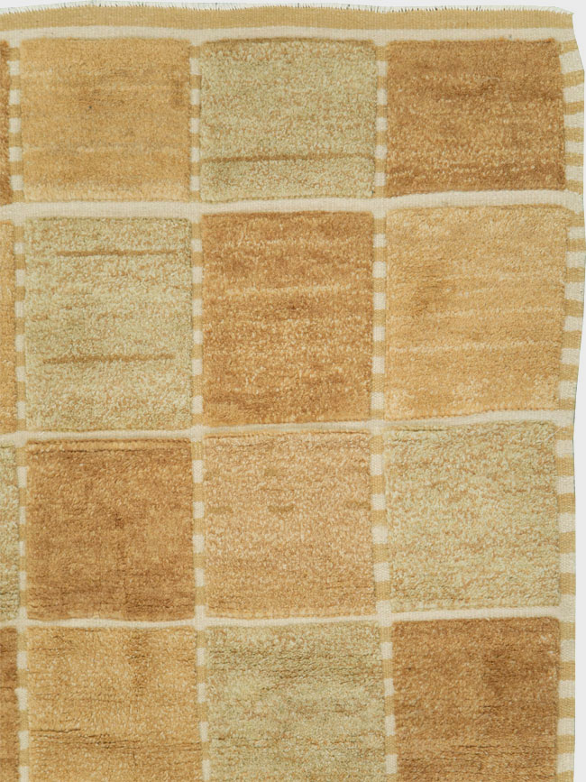 Swedish Inspired Contemporary Turkish Anatolian Square Room Size Carpet, No.29670 - Galerie Shabab