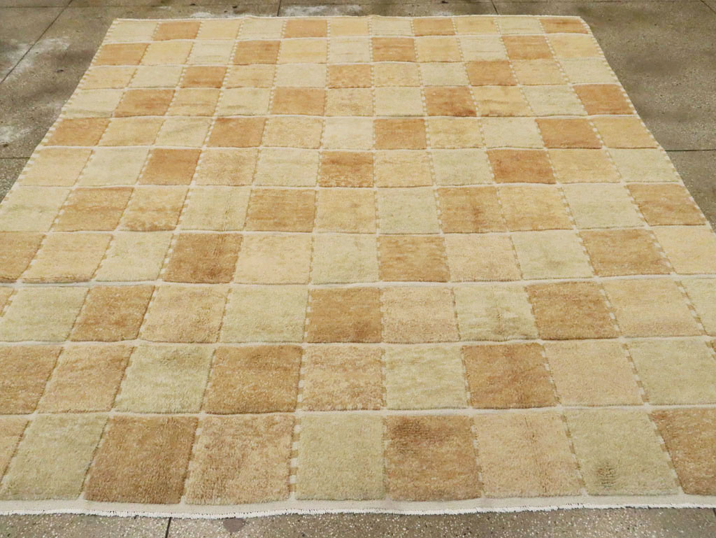 Swedish Inspired Contemporary Turkish Anatolian Square Room Size Carpet, No.29670 - Galerie Shabab