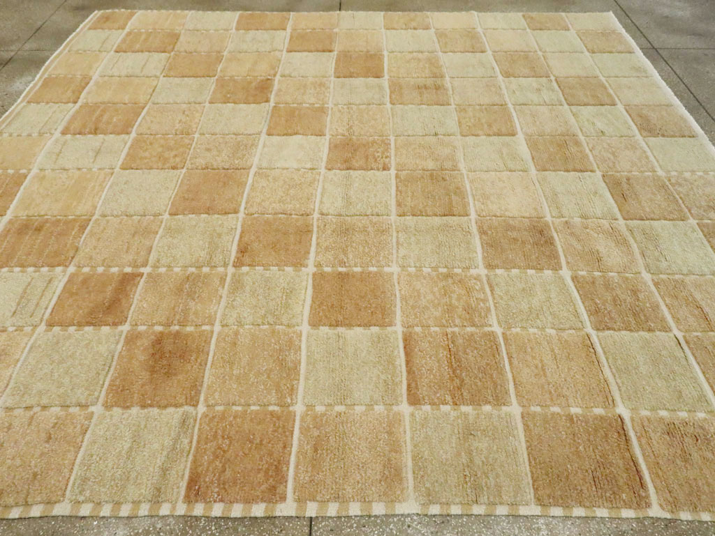 Swedish Inspired Contemporary Turkish Anatolian Square Room Size Carpet, No.29670 - Galerie Shabab