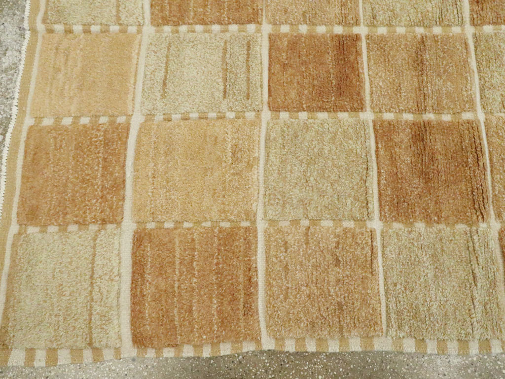 Swedish Inspired Contemporary Turkish Anatolian Square Room Size Carpet, No.29670 - Galerie Shabab