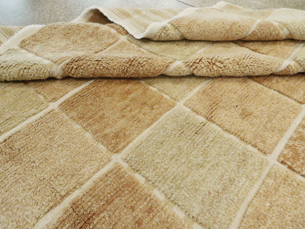 Swedish Inspired Contemporary Turkish Anatolian Square Room Size Carpet, No.29670 - Galerie Shabab