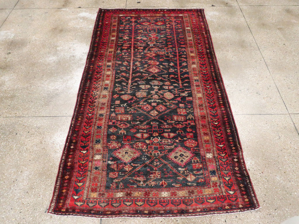Antique Persian Lori Gallery Rug, No.29714 - Galerie Shabab