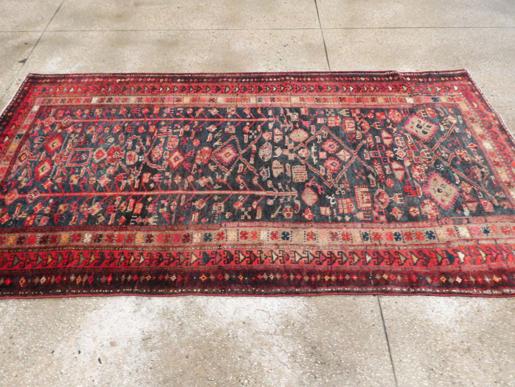 Antique Persian Lori Gallery Rug, No.29714 - Galerie Shabab