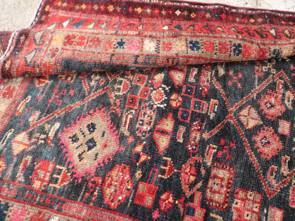 Antique Persian Lori Gallery Rug, No.29714 - Galerie Shabab