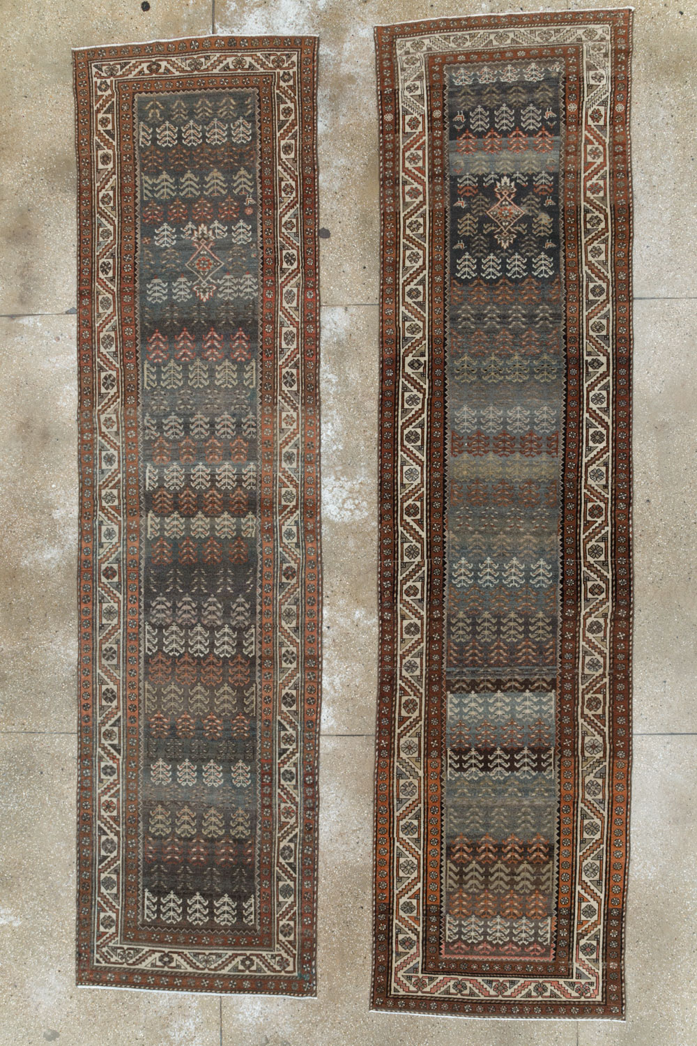 Antique Persian Malayer Runner, No.29715 - Galerie Shabab