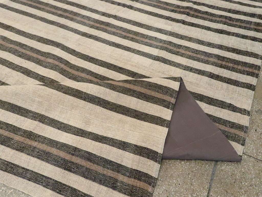 Modern Persian Flatweave Kilim Square Room Size Carpet, No.29720 - Galerie Shabab