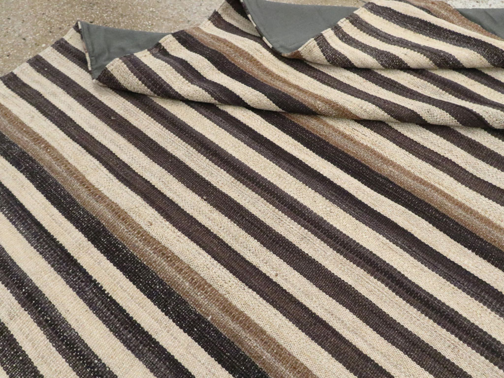 Modern Persian Flatweave Kilim Room Size Carpet, No.29721 - Galerie Shabab