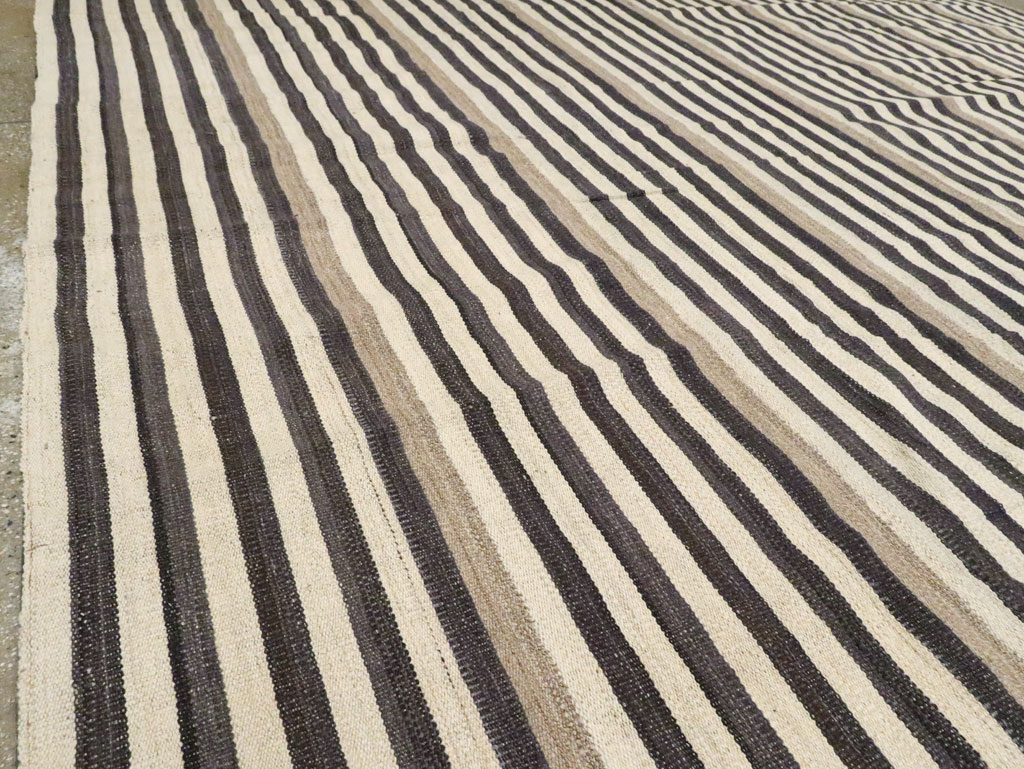 Modern Turkish Oversize Flatweave, No.29723 - Galerie Shabab