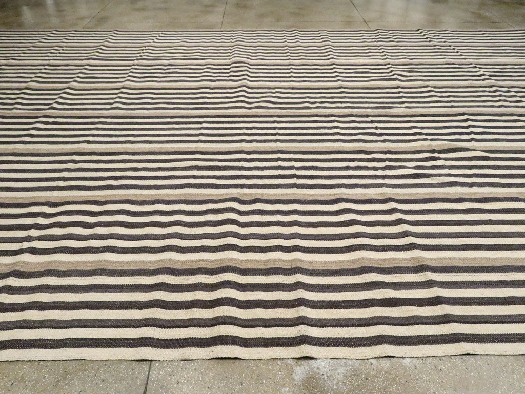 Modern Turkish Oversize Flatweave, No.29723 - Galerie Shabab