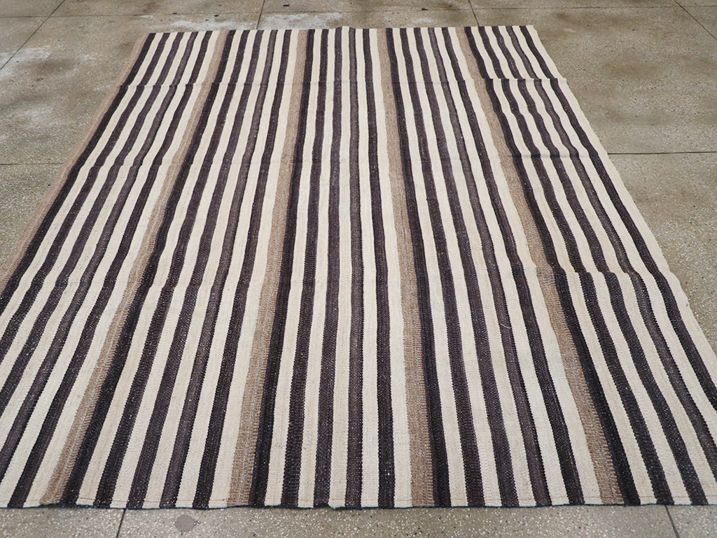 Modern Turkish Flatweave Kilim Small Room Size Carpet, No.29725 - Galerie Shabab