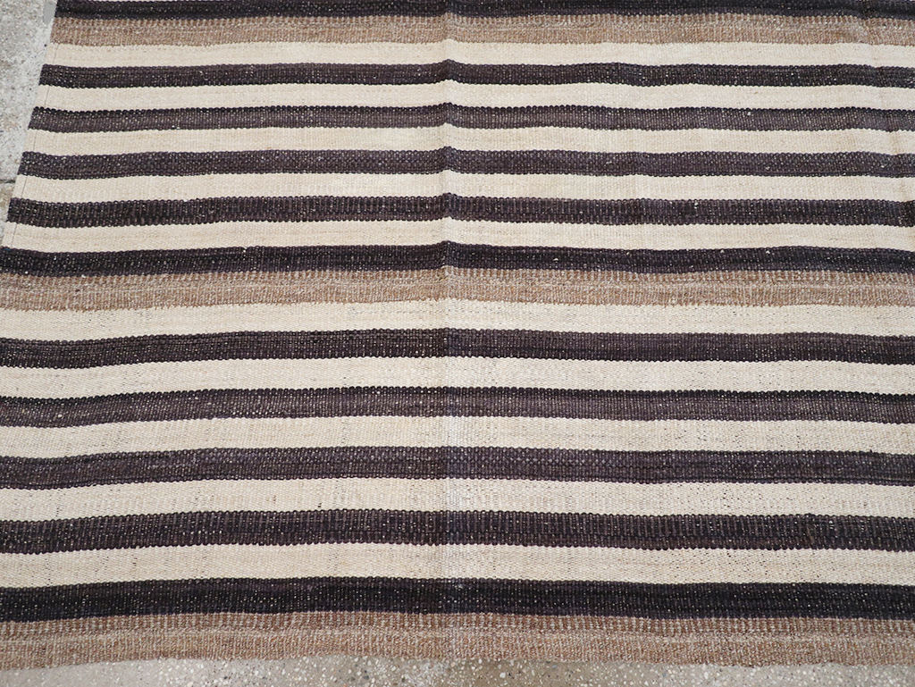 Modern Turkish Flatweave Kilim Small Room Size Carpet, No.29725 - Galerie Shabab