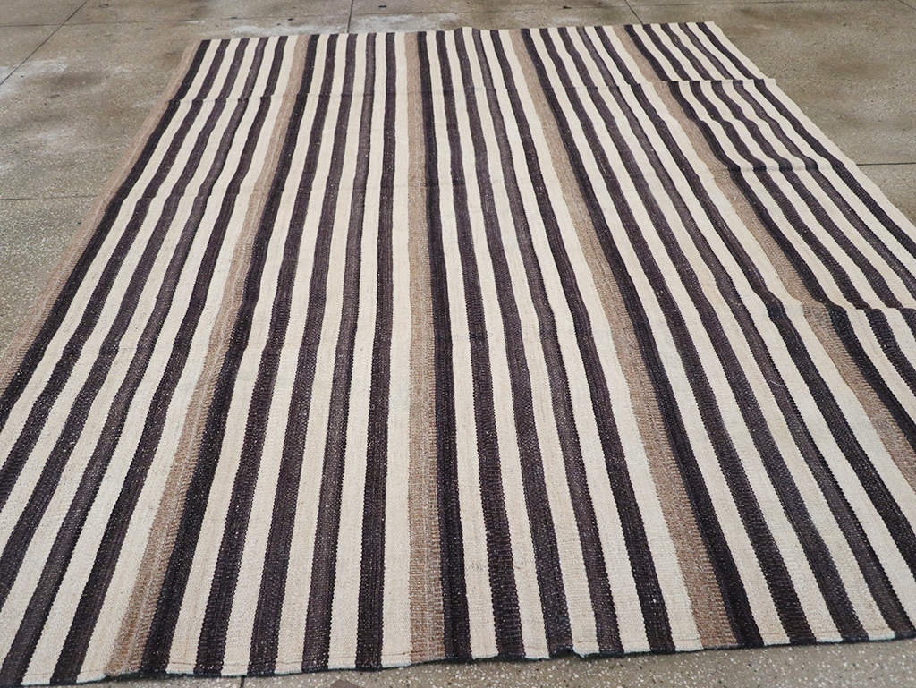 Modern Turkish Flatweave Kilim Small Room Size Carpet, No.29725 - Galerie Shabab