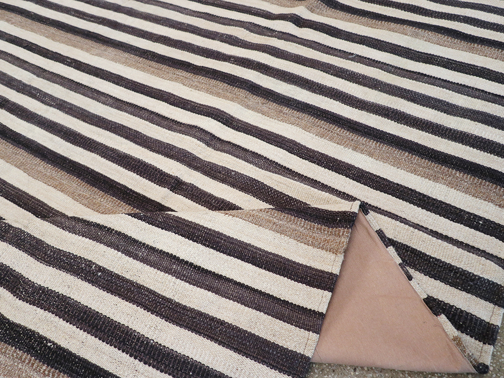 Modern Turkish Flatweave Kilim Small Room Size Carpet, No.29725 - Galerie Shabab