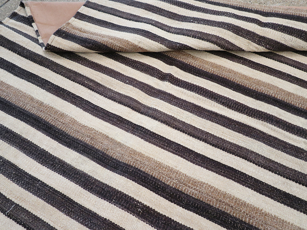 Modern Turkish Flatweave Kilim Small Room Size Carpet, No.29725 - Galerie Shabab