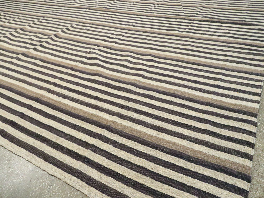 Contemporary Turkish Flatweave Kilim Oversize Carpet, No.29726 - Galerie Shabab