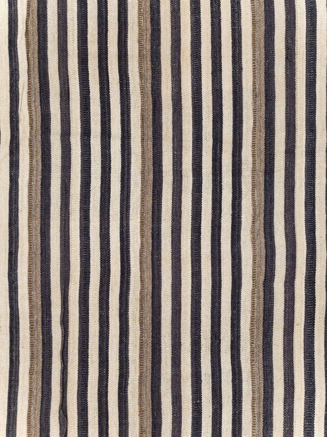 Modern Turkish Flatweave Kilim Room Size Carpet, No.29727 - Galerie Shabab