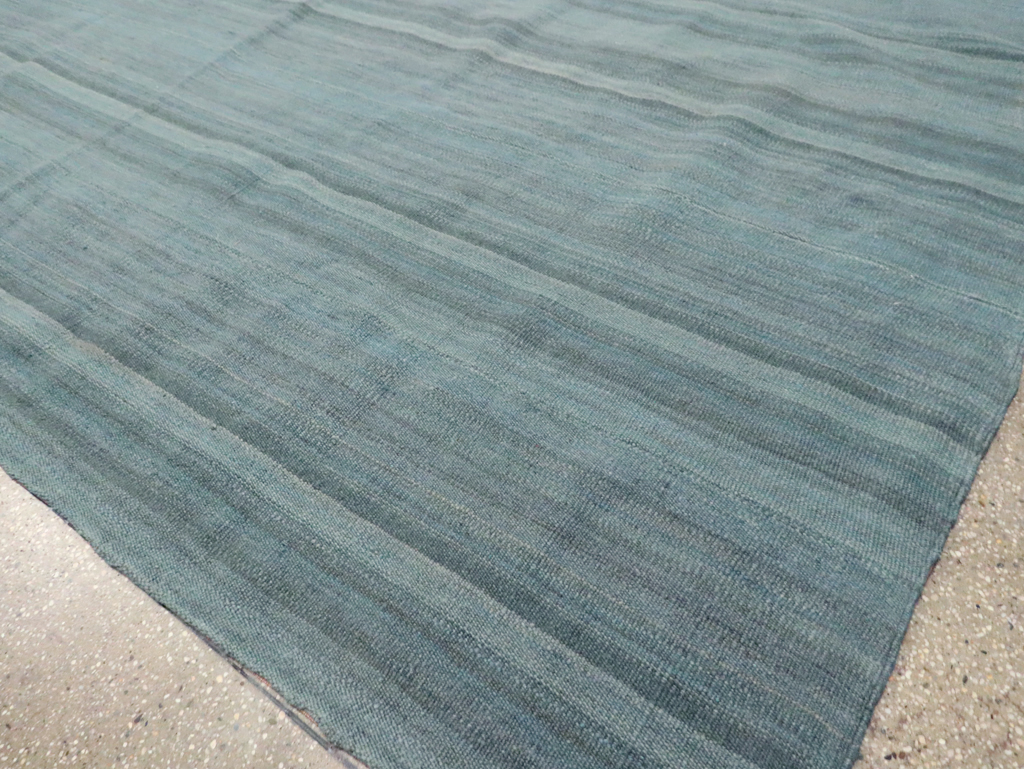 Rustic Modern Turkish Flatweave Kilim Room Size Carpet, No.29728 - Galerie Shabab