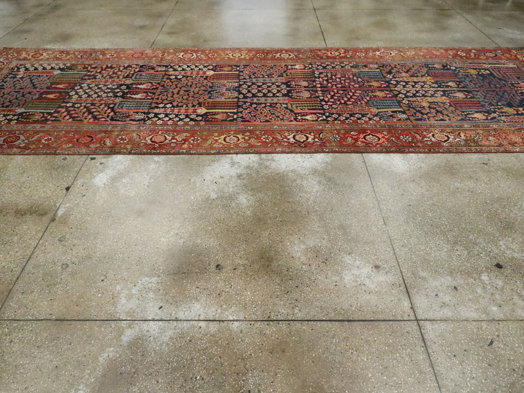 Antique Persian Kurd Gallery Carpet, No.29737 - Galerie Shabab