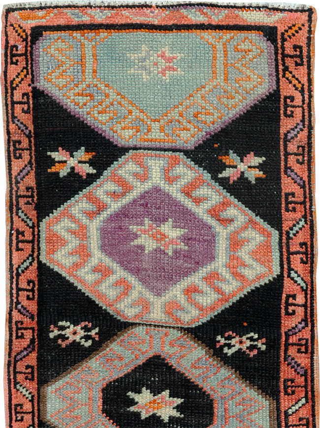 Vintage Anatolian Long Runner, No.29755 - Galerie Shabab
