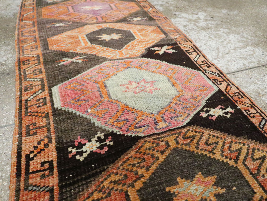 Vintage Anatolian Long Runner, No.29755 - Galerie Shabab
