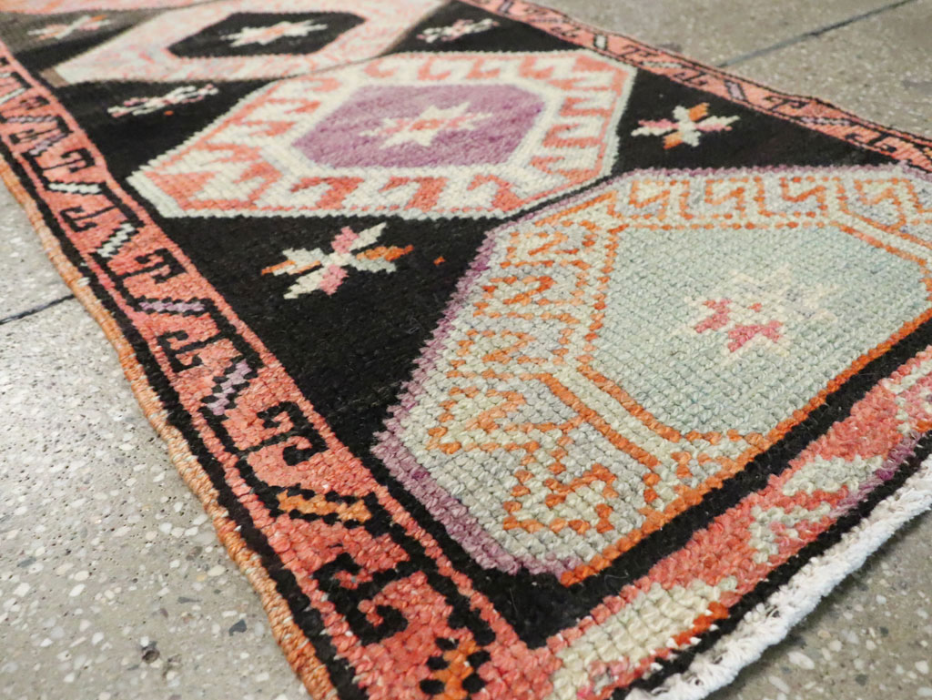 Vintage Anatolian Long Runner, No.29755 - Galerie Shabab