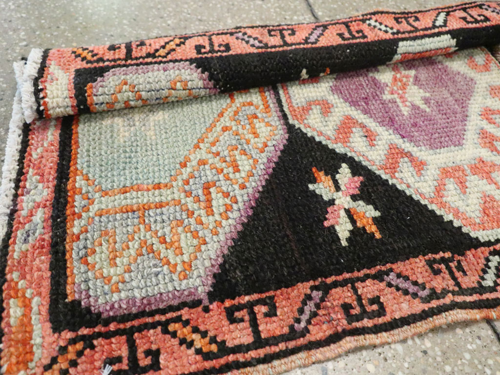 Vintage Anatolian Long Runner, No.29755 - Galerie Shabab