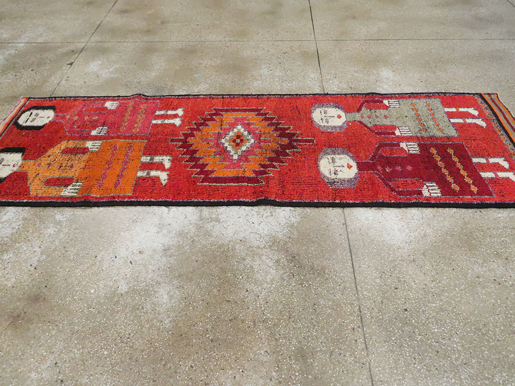 Vintage Turkish Anatolian Pictorial Runner, No.29757 - Galerie Shabab