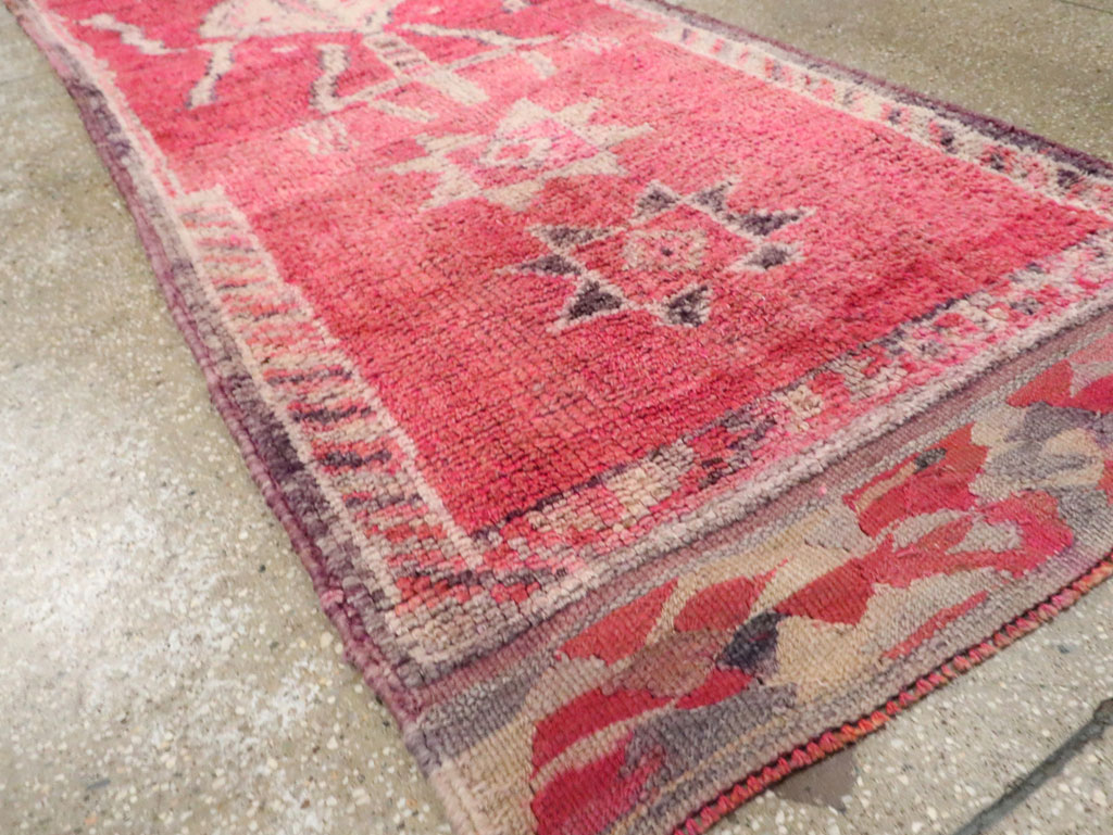 Vintage Turkish Anatolian Runner, No.29761 - Galerie Shabab