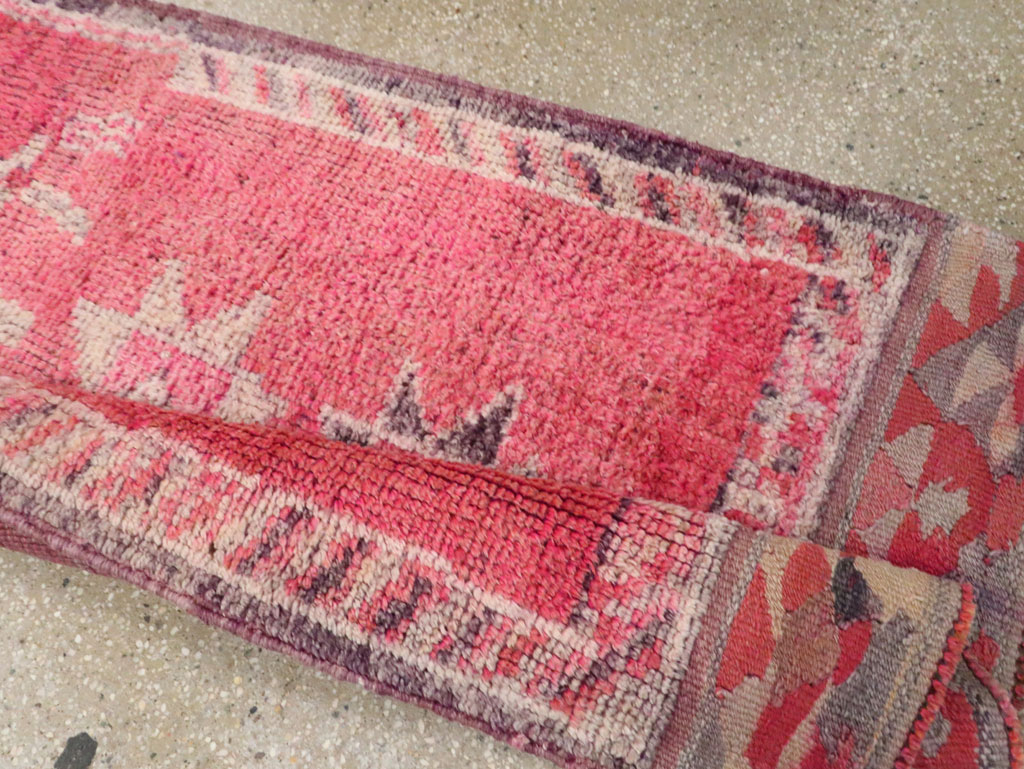 Vintage Turkish Anatolian Runner, No.29761 - Galerie Shabab