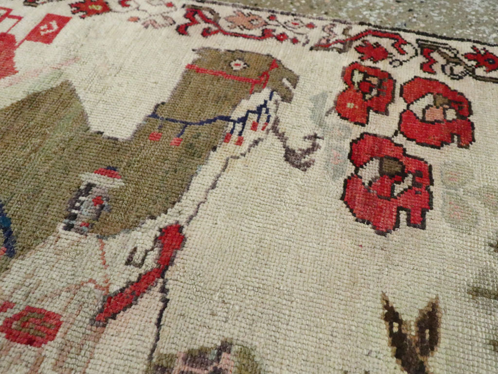 Vintage Turkish Anatolian Pictorial Throw Rug, No.29767 - Galerie Shabab