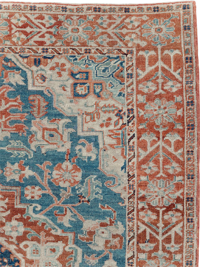 Antique Persian Heriz Accent Rug, No.29770 - Galerie Shabab