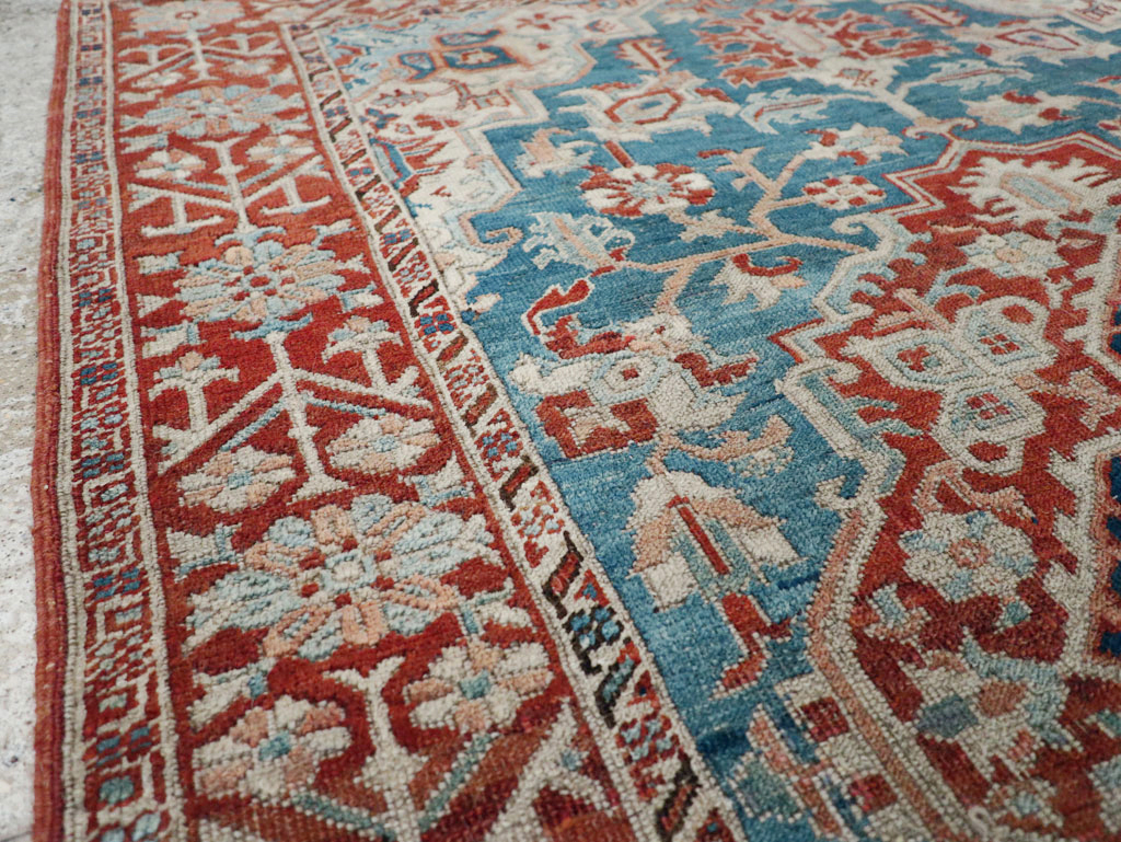 Antique Persian Heriz Accent Rug, No.29770 - Galerie Shabab