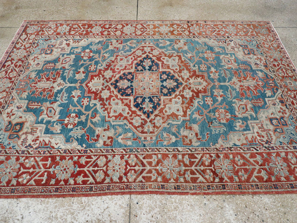 Antique Persian Heriz Accent Rug, No.29770 - Galerie Shabab