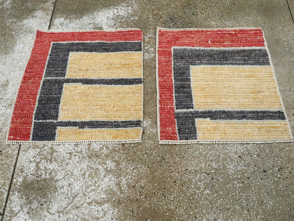 Contemporary Turkish Tulu Square Throw Rug (Pair: 1 of 2), No.29782 - Galerie Shabab