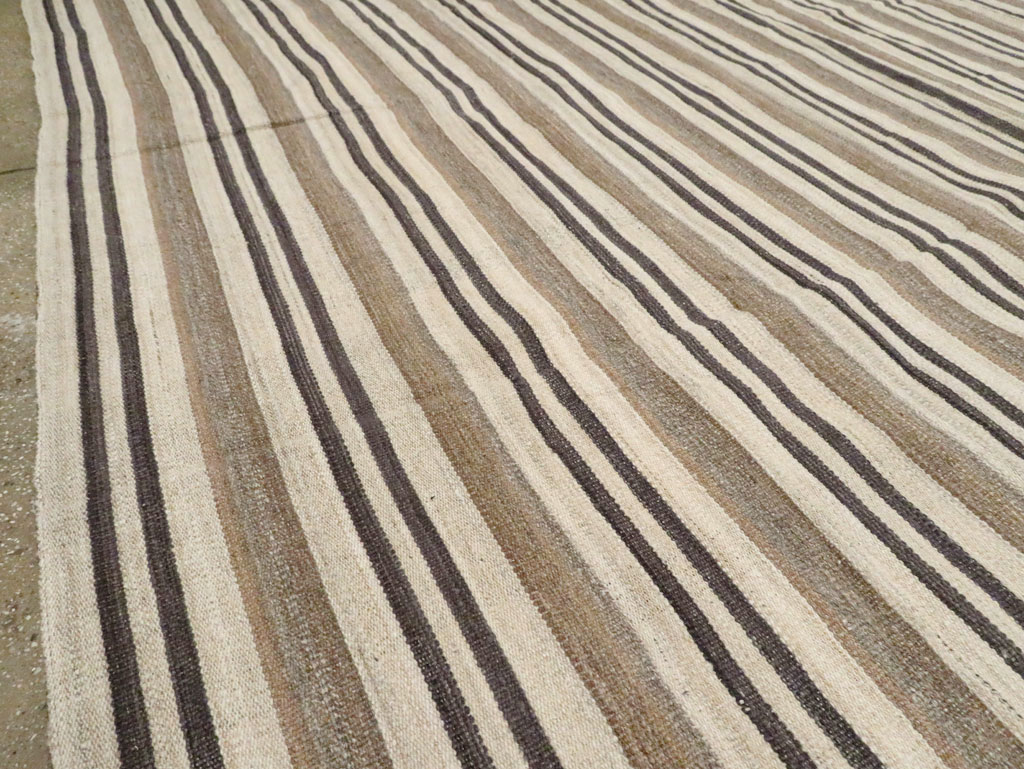 Contemporary Turkish Flatweave Kilim Oversize Carpet, No.29785 - Galerie Shabab