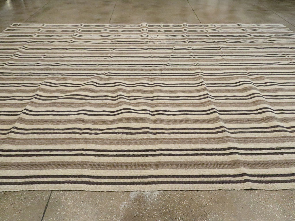 Large Modern Turkish Flatweave Kilim, No.29786 - Galerie Shabab