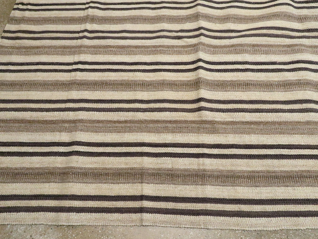 Large Modern Turkish Flatweave Kilim, No.29786 - Galerie Shabab