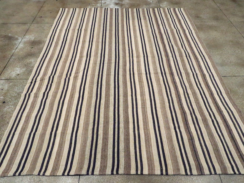Modern Turkish Flatweave Kilim Room Size Carpet, No.29789 - Galerie Shabab