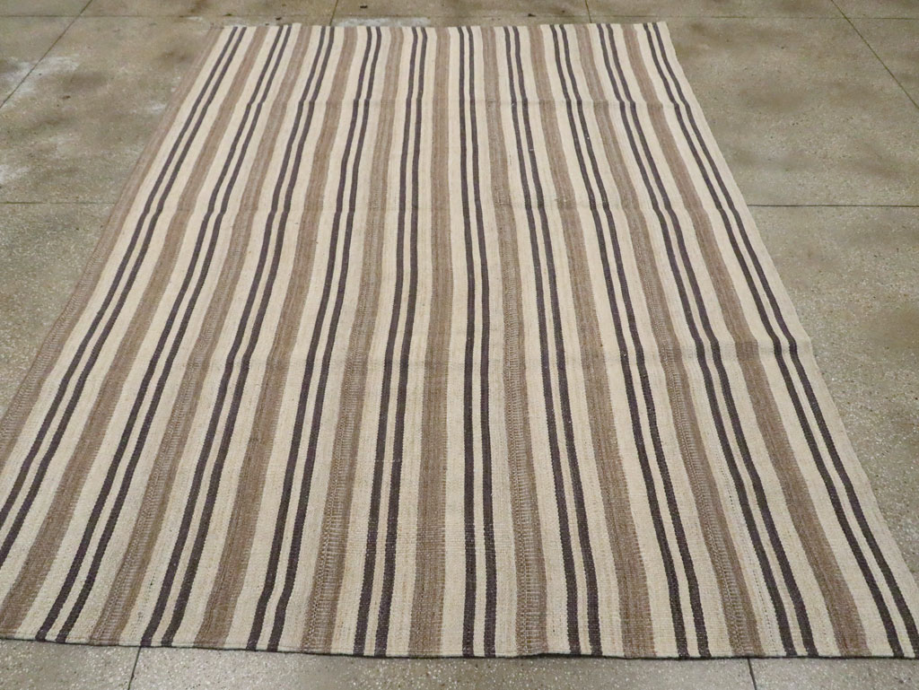 Modern Persian Flatweave Kilim Room Size Carpet, No.29790 - Galerie Shabab
