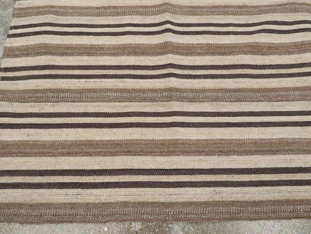 Modern Persian Flatweave Kilim Room Size Carpet, No.29790 - Galerie Shabab