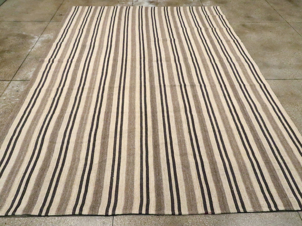Modern Persian Flatweave Kilim Room Size Carpet, No.29793 - Galerie Shabab