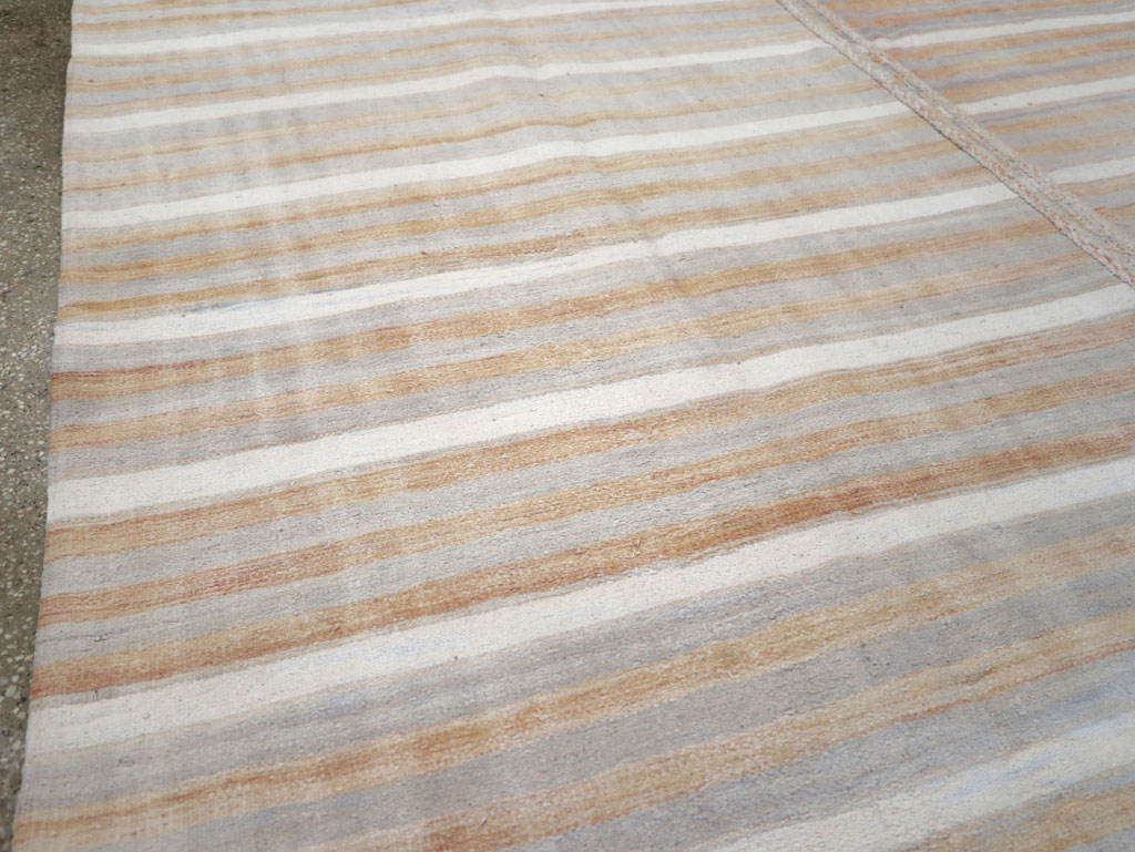 Vintage Persian Flatweave Kilim Room Size Carpet, No.29800 - Galerie Shabab