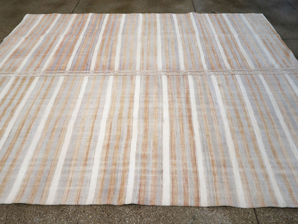 Vintage Persian Flatweave Kilim Room Size Carpet, No.29800 - Galerie Shabab