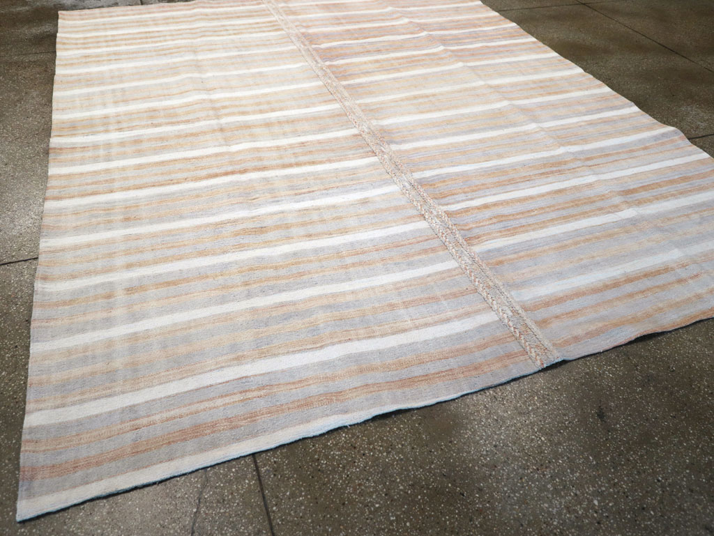 Vintage Persian Flatweave Kilim Room Size Carpet, No.29800 - Galerie Shabab