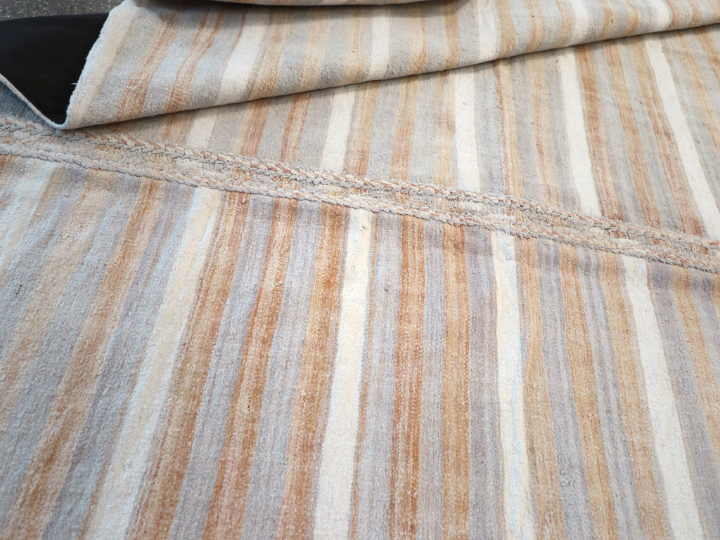 Vintage Persian Flatweave Kilim Room Size Carpet, No.29800 - Galerie Shabab