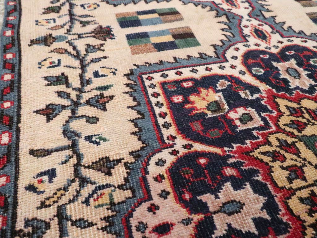 Vintage Turkish Anatolian Throw Rug, No.29801 - Galerie Shabab