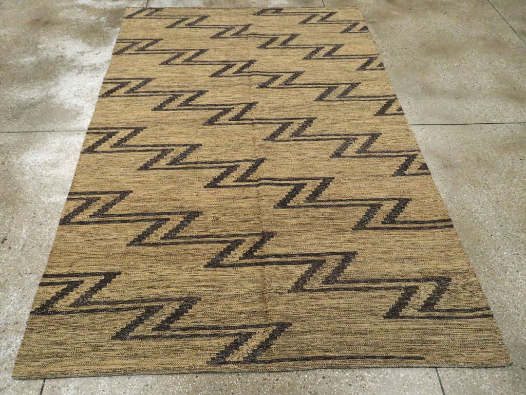 Contemporary Turkish Flatweave Kilim Accent Rug, No.29808 - Galerie Shabab