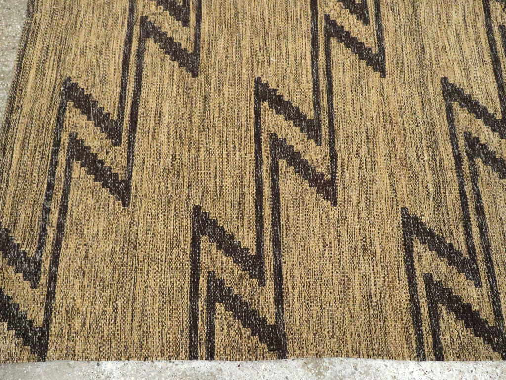 Contemporary Turkish Flatweave Kilim Accent Rug, No.29808 - Galerie Shabab